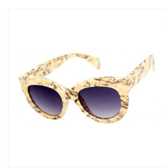 Accessories - THICK CAT EYE CREAM MARBLE SUNGLASSES NEW Accessories - THICK CAT EYE CREAM MARBLE SUNGLASSES NEW